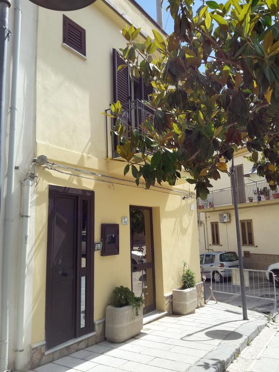 Casa Eleonora Apartment กัมโปเฟลิเช ดิ โรชเชลลา ภายนอก รูปภาพ