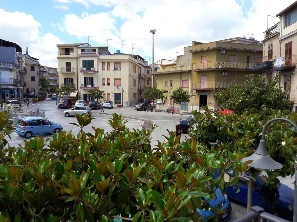 Casa Eleonora Apartment กัมโปเฟลิเช ดิ โรชเชลลา ภายนอก รูปภาพ