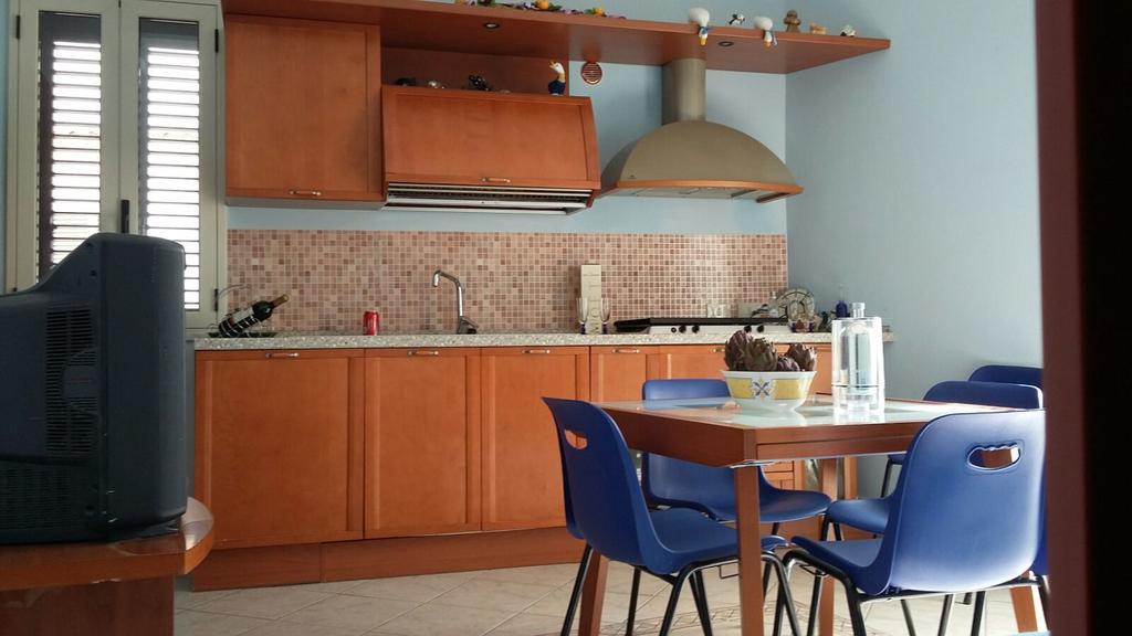 Casa Eleonora Apartment กัมโปเฟลิเช ดิ โรชเชลลา ภายนอก รูปภาพ