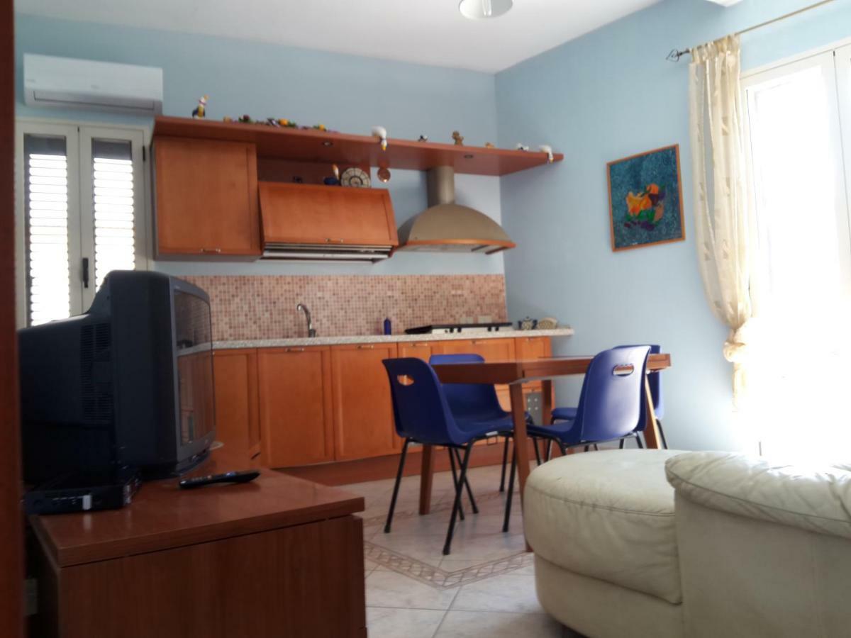 Casa Eleonora Apartment กัมโปเฟลิเช ดิ โรชเชลลา ภายนอก รูปภาพ