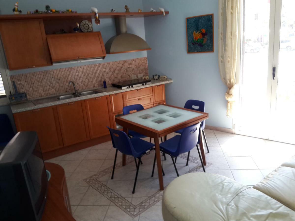 Casa Eleonora Apartment กัมโปเฟลิเช ดิ โรชเชลลา ภายนอก รูปภาพ
