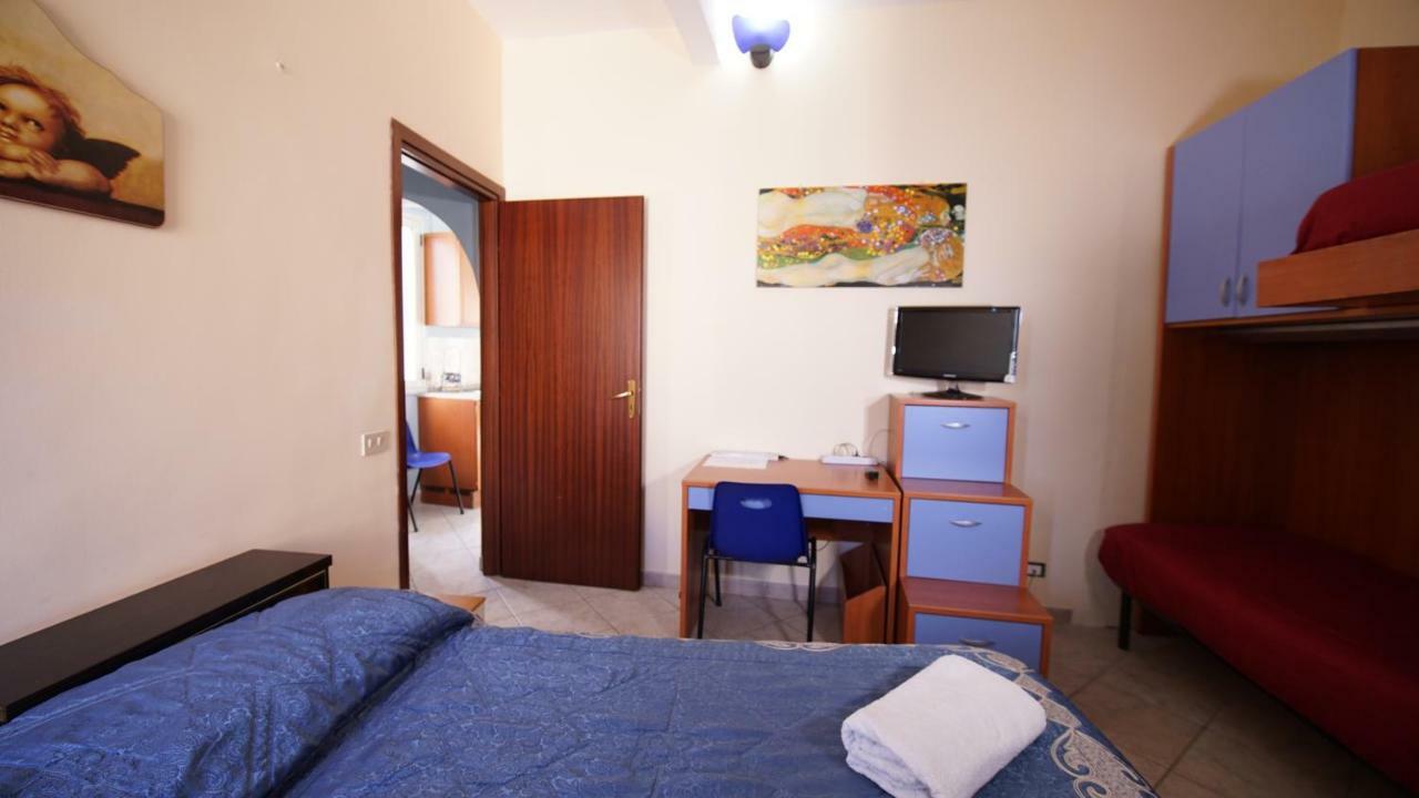 Casa Eleonora Apartment กัมโปเฟลิเช ดิ โรชเชลลา ภายนอก รูปภาพ