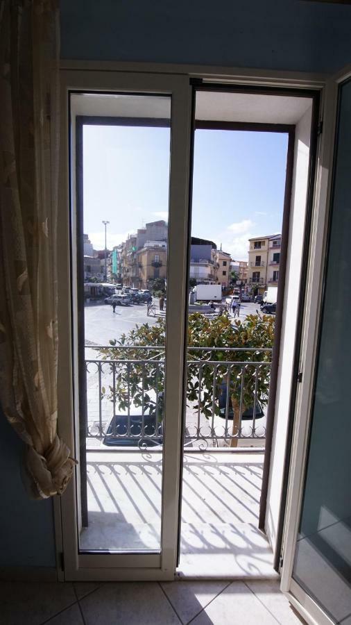 Casa Eleonora Apartment กัมโปเฟลิเช ดิ โรชเชลลา ภายนอก รูปภาพ