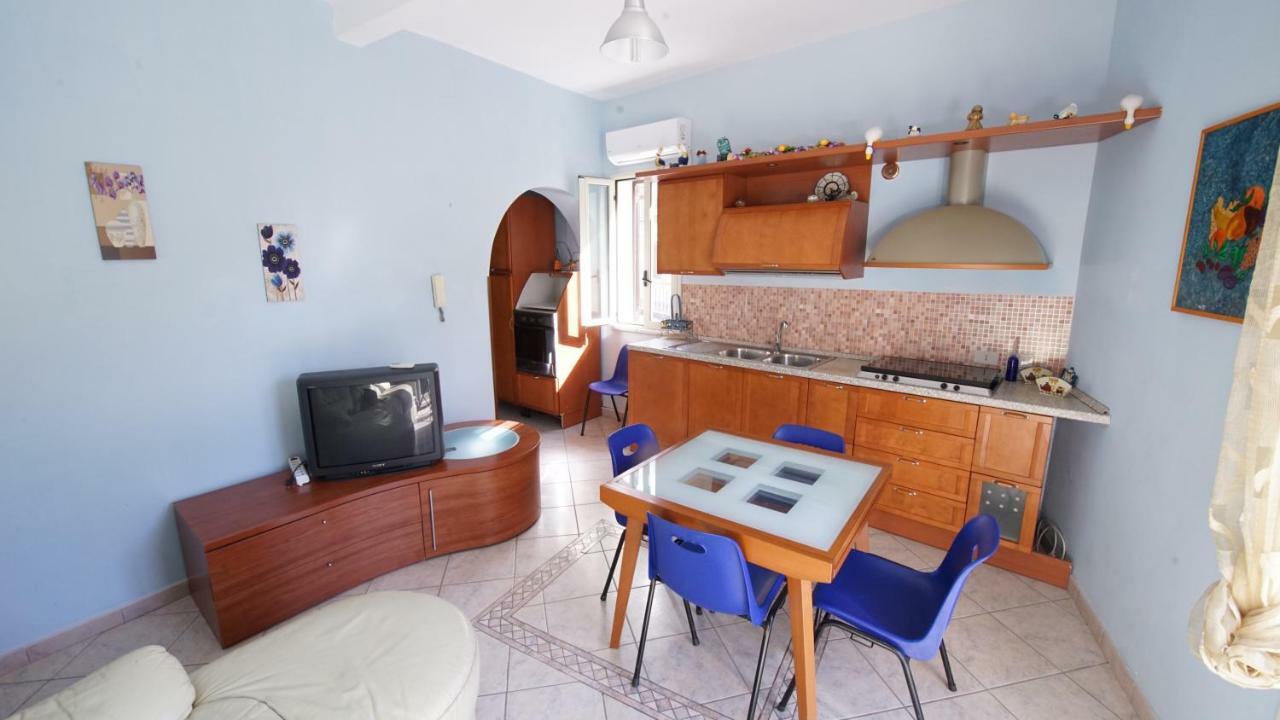 Casa Eleonora Apartment กัมโปเฟลิเช ดิ โรชเชลลา ภายนอก รูปภาพ